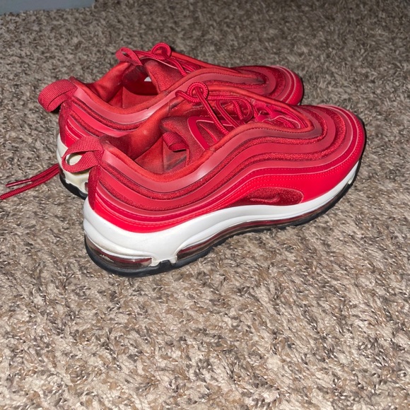 NIKE - Picture 2 of 2